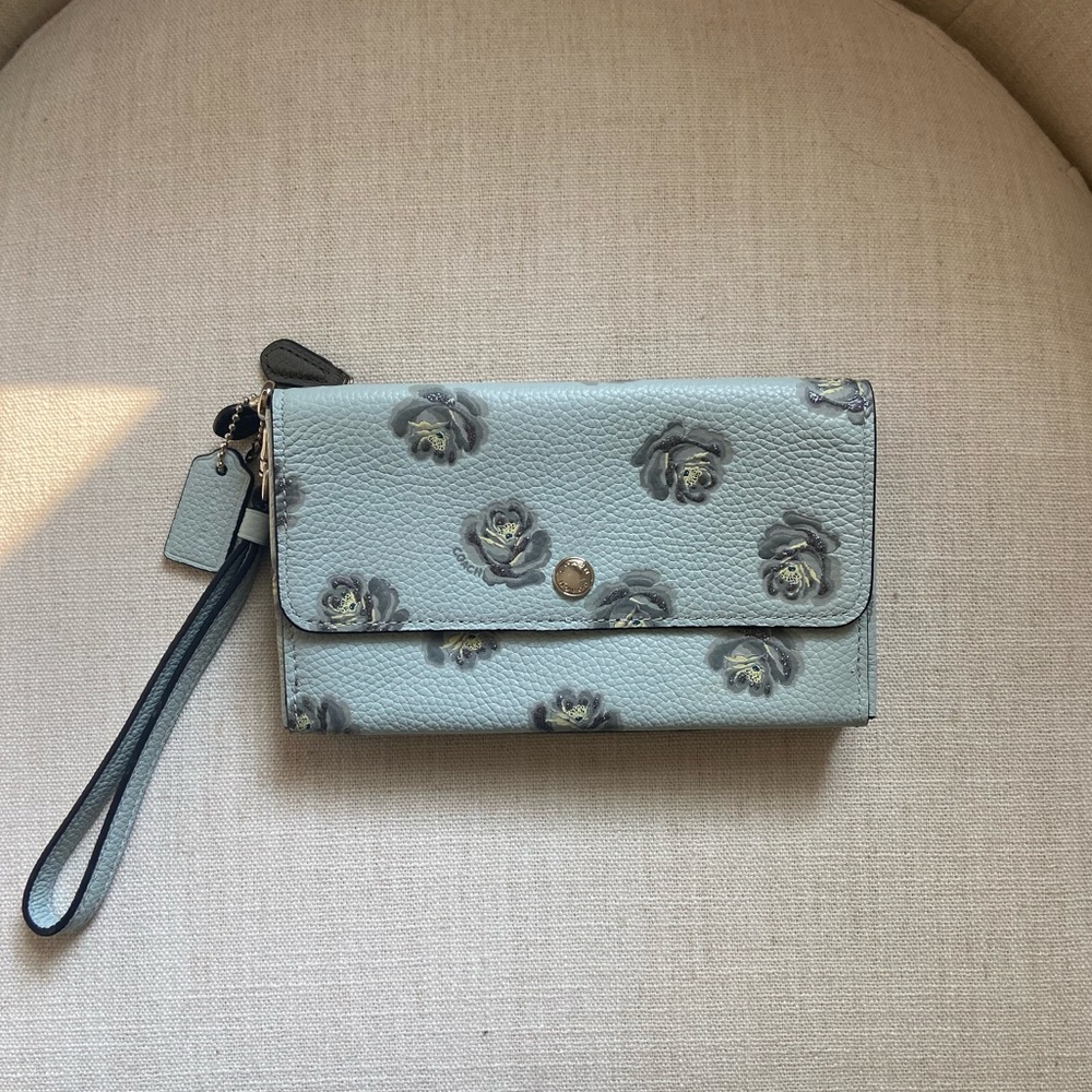 Coach Tea Rose Print Genuine Leather Triple Wristlet Bag Clutch Sky